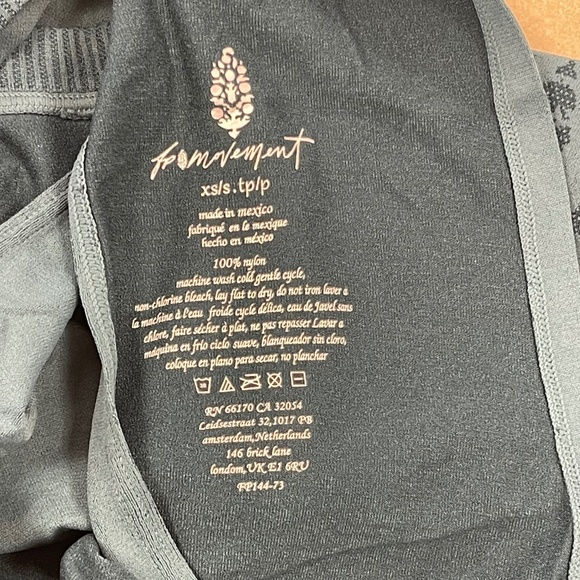 Intimately by Free People Low-Back Seamless Long Sleeve Top - Gray - XS/S - NWT - Picture 4 of 6